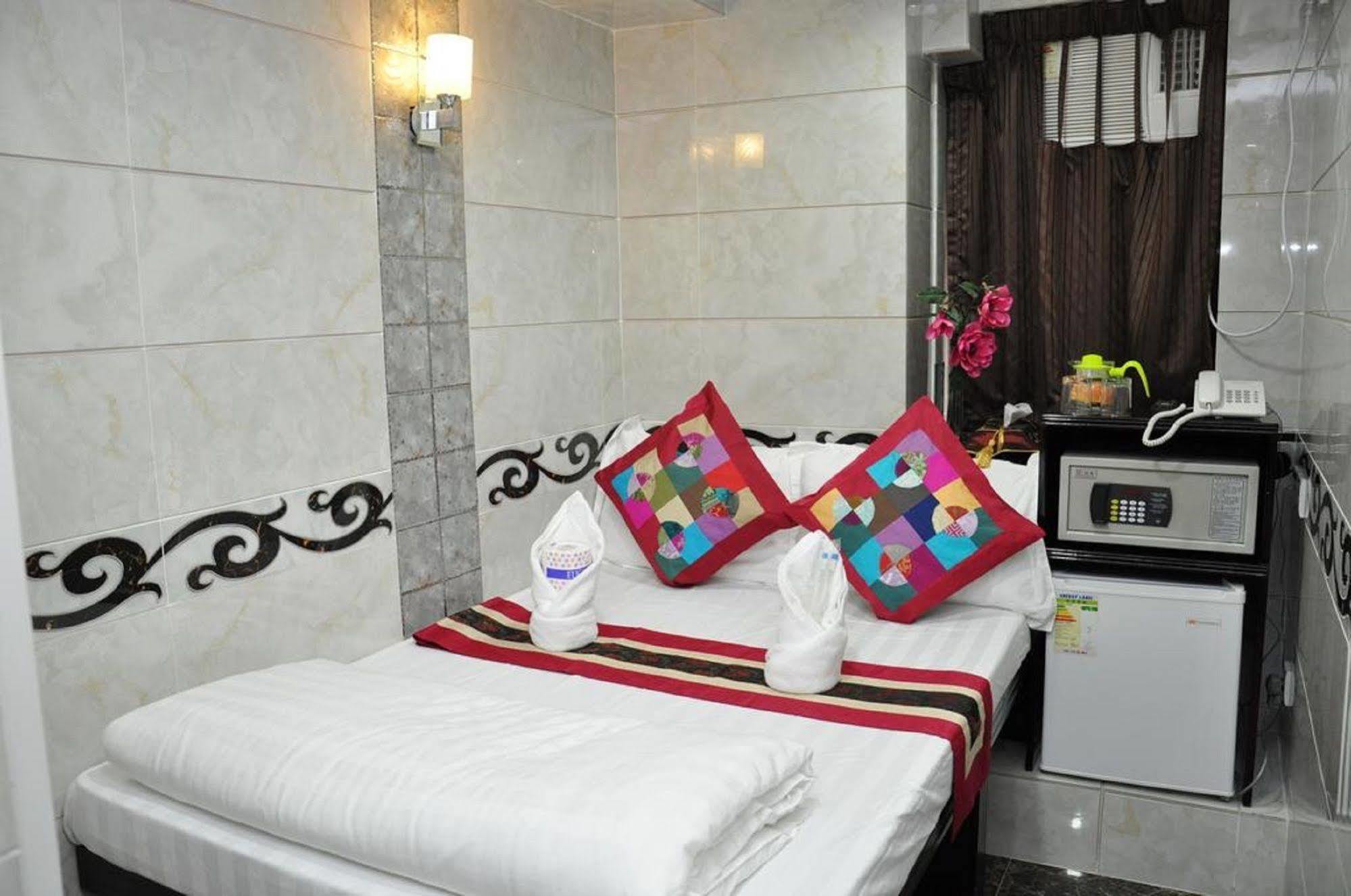 Pearl Premium Guest House Hong Kong Exterior photo